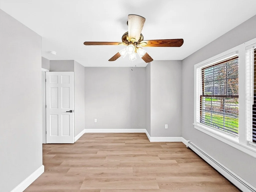 Photo of 2237 Main St