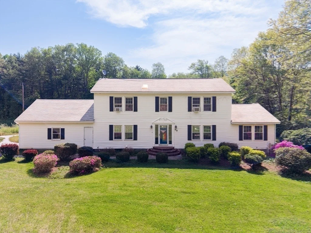 Photo of 45 River Rd