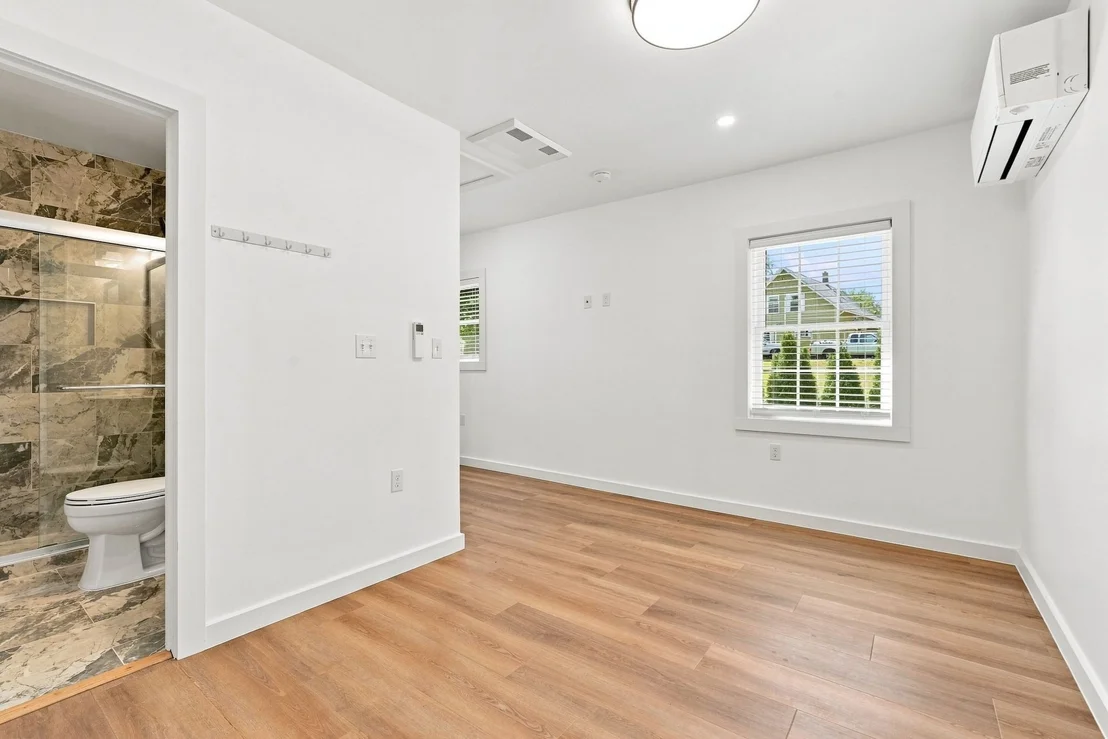 Photo of 204 River Dr