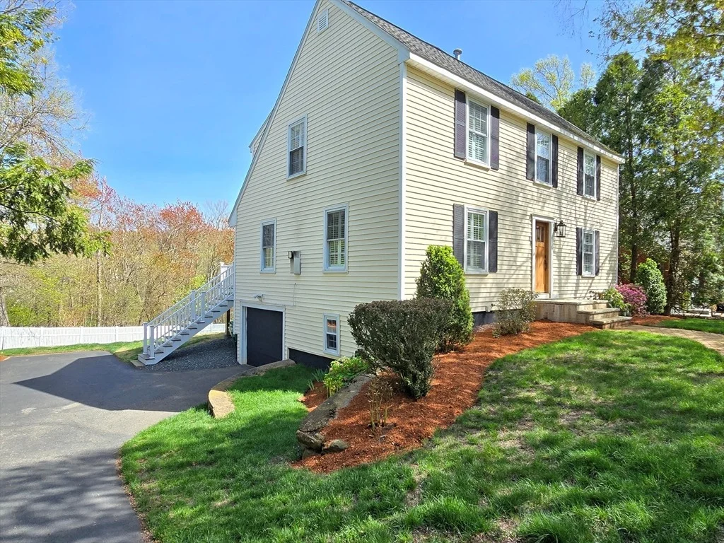 Photo of 33 Wayside Ln