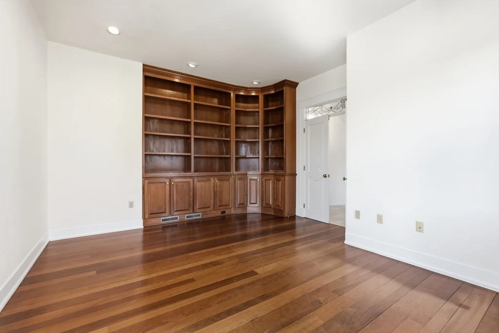 Photo of 365 Middle St