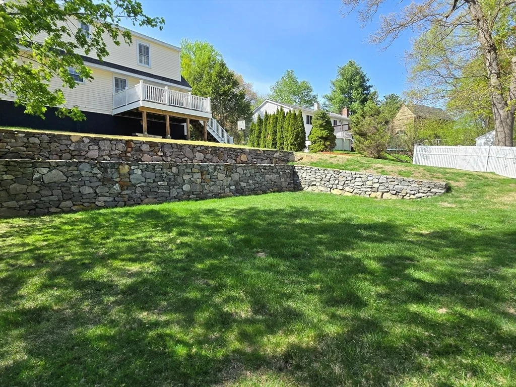 Photo of 33 Wayside Ln