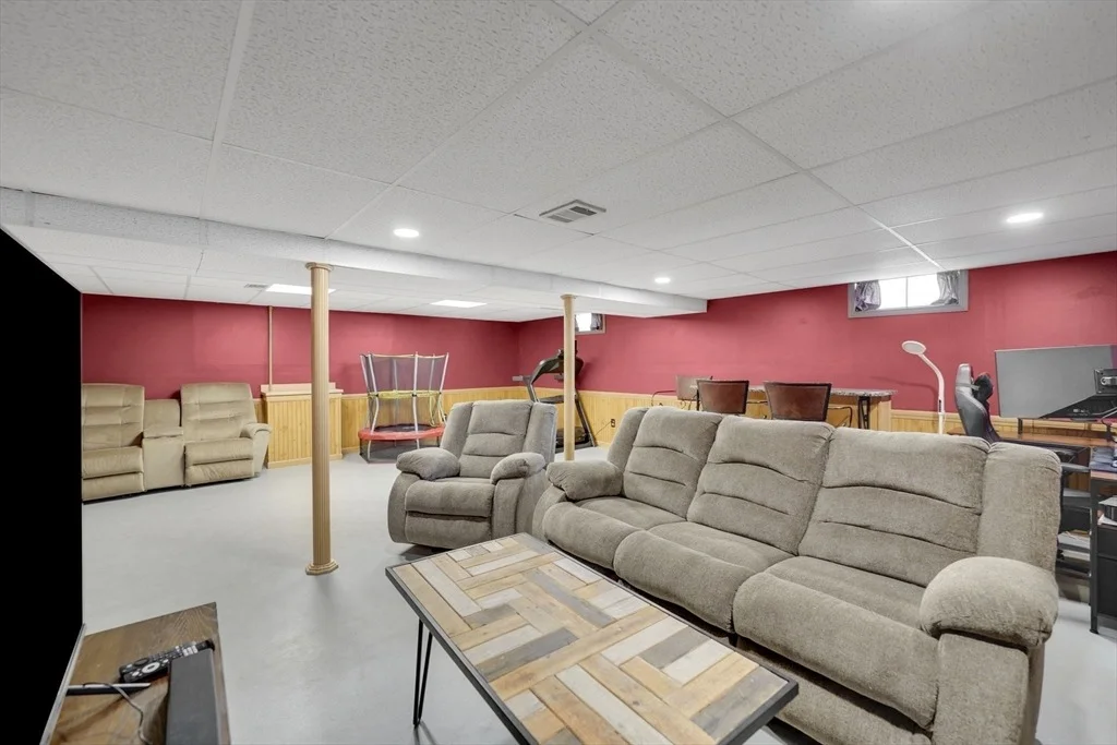 Photo of 135 Nutmeg Cir