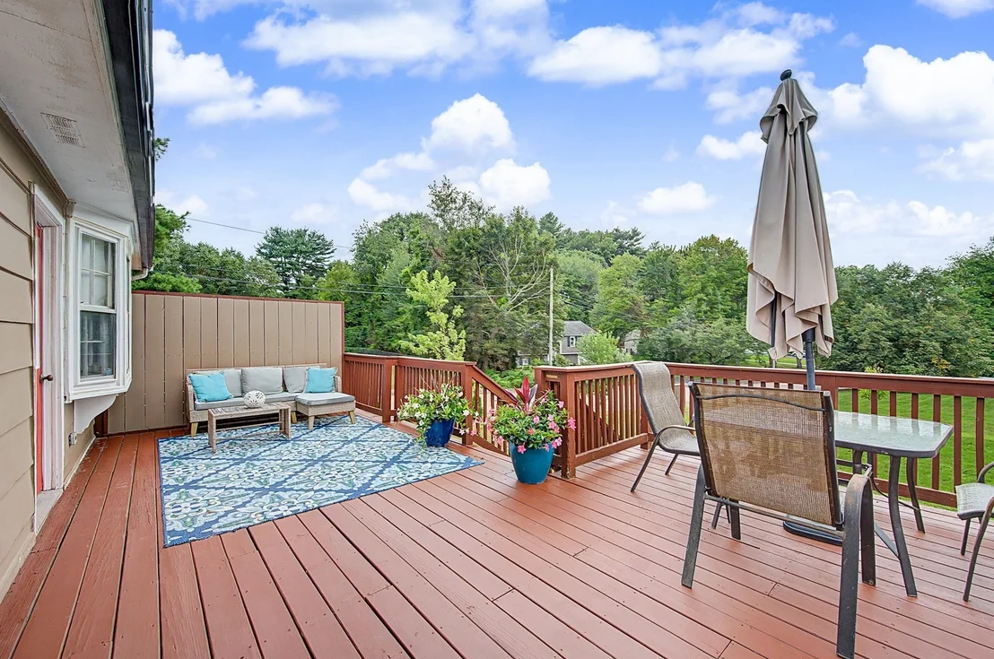 Photo of 592 Pond St