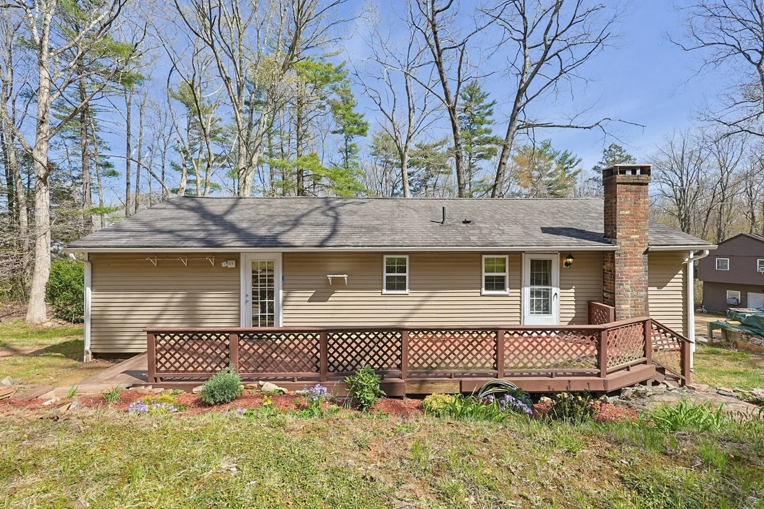 Photo of 124 Old County Road