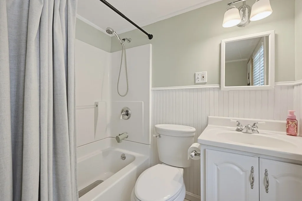 Photo of 4 Loring St