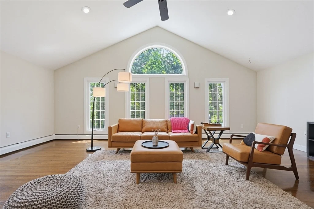 Photo of 316 W Sutton Rd