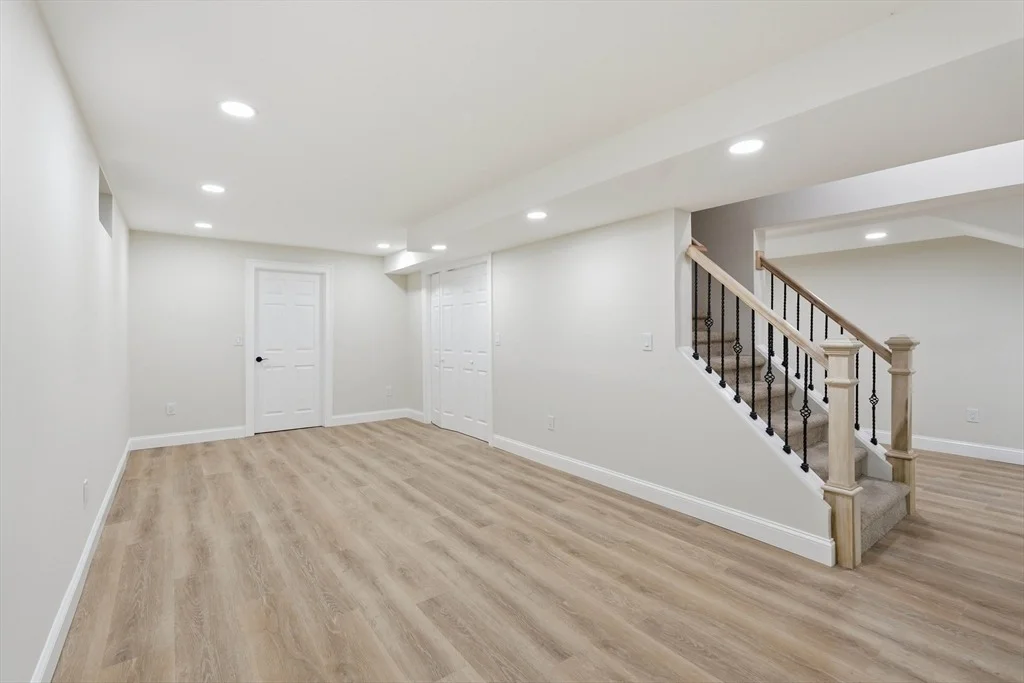 Photo of 93 Jonquil