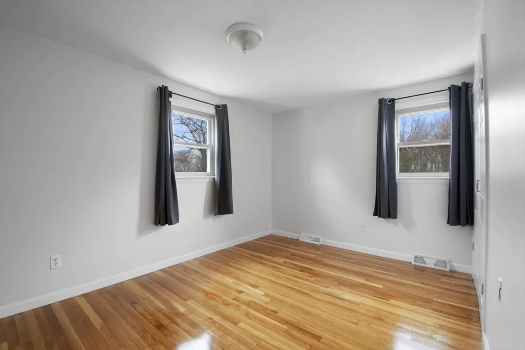 Photo of 52 Venus Dr
