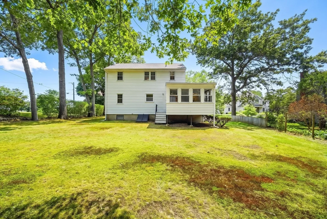 Photo of 32 Dividence Rd