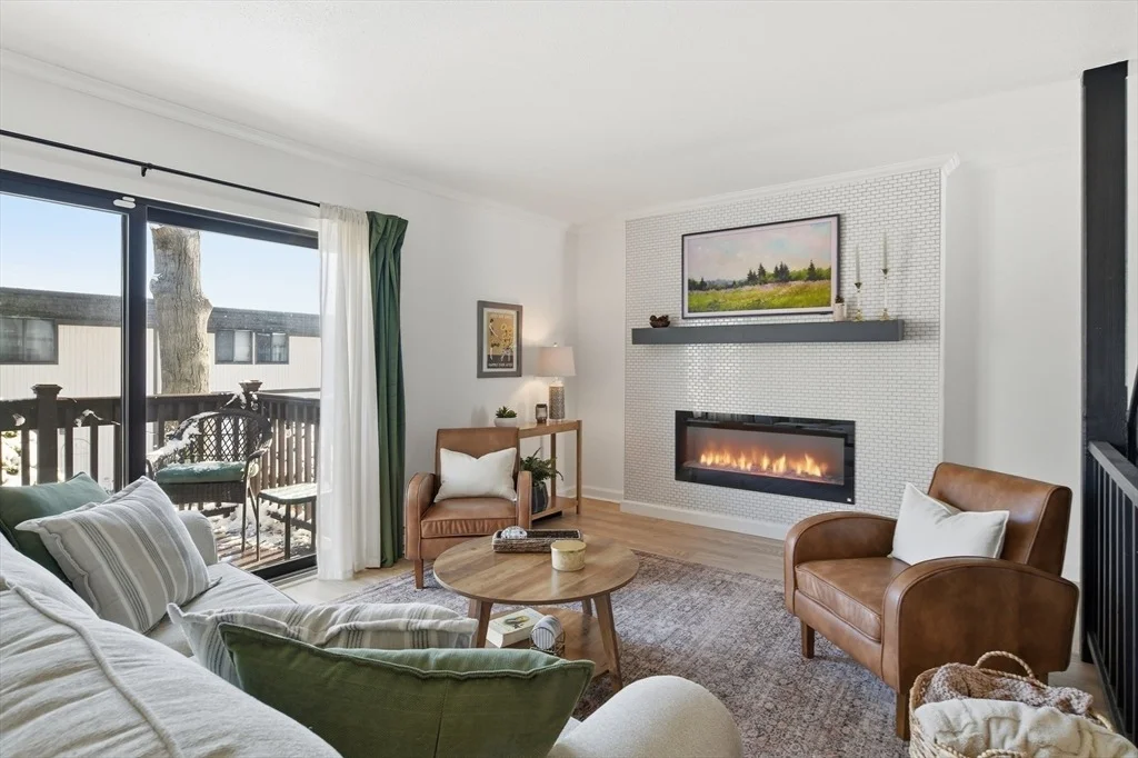 Photo of Unit 4 at 4 Pebblestone Cir