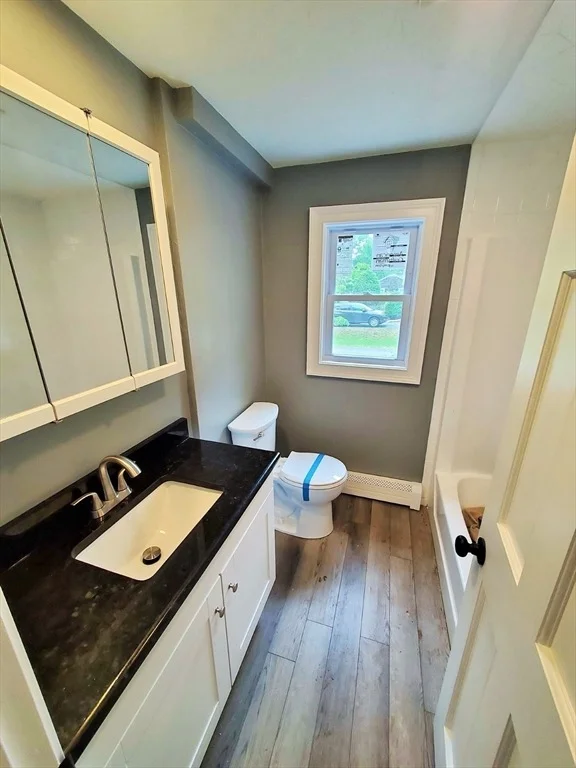 Photo of 286 Raynor Ave