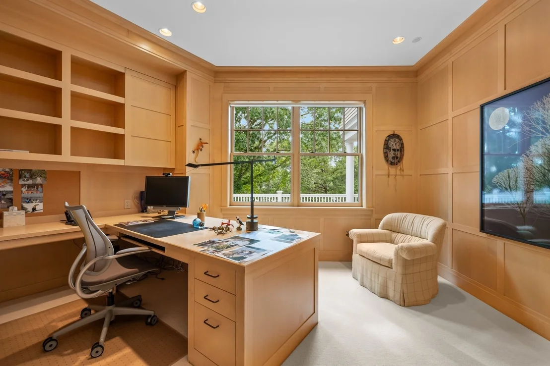 Photo of 16 Cove Point Lane