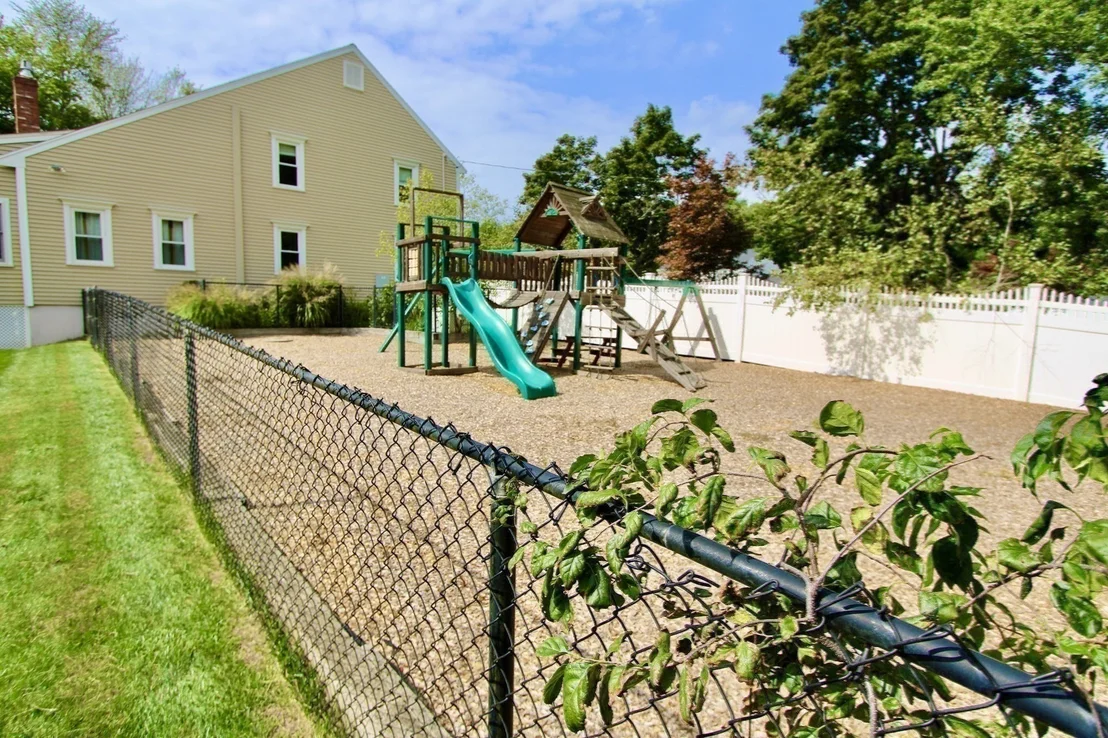 Photo of 10 Stoneybrook Drive