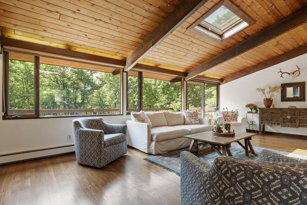 Photo of 64 Woodside Rd