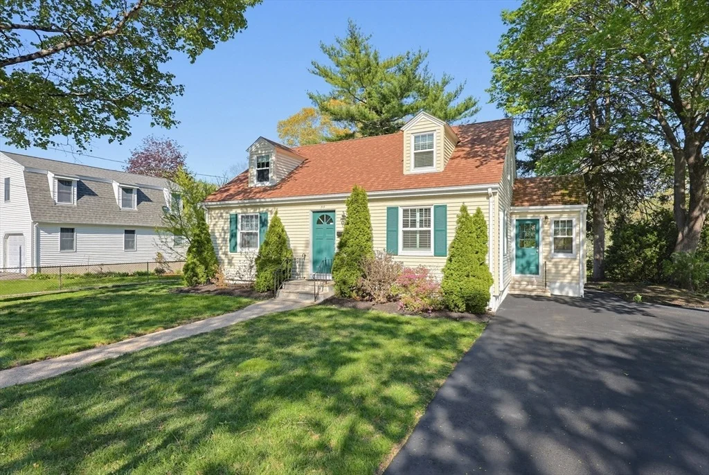 Photo of 35 Intervale Ave