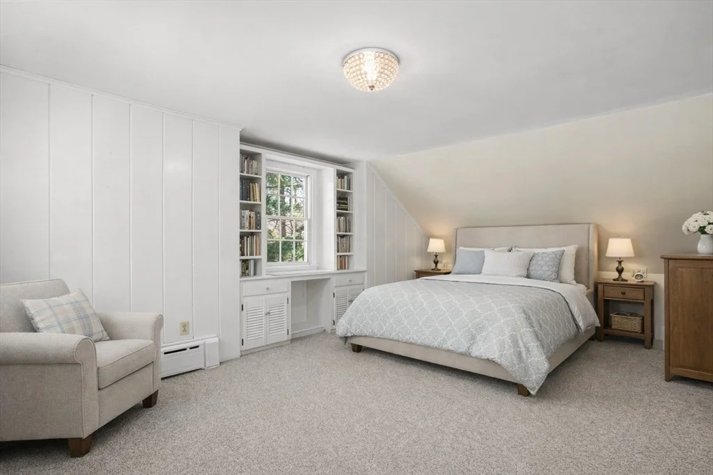 Photo of 492 Delano Rd