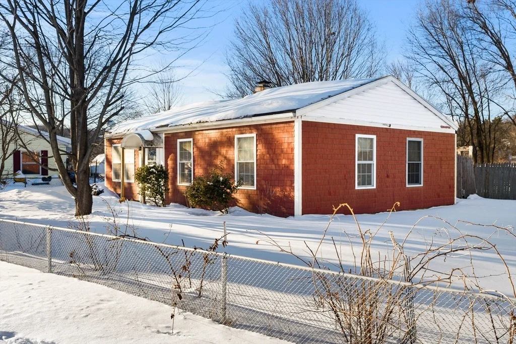 Photo of 194 River Rd