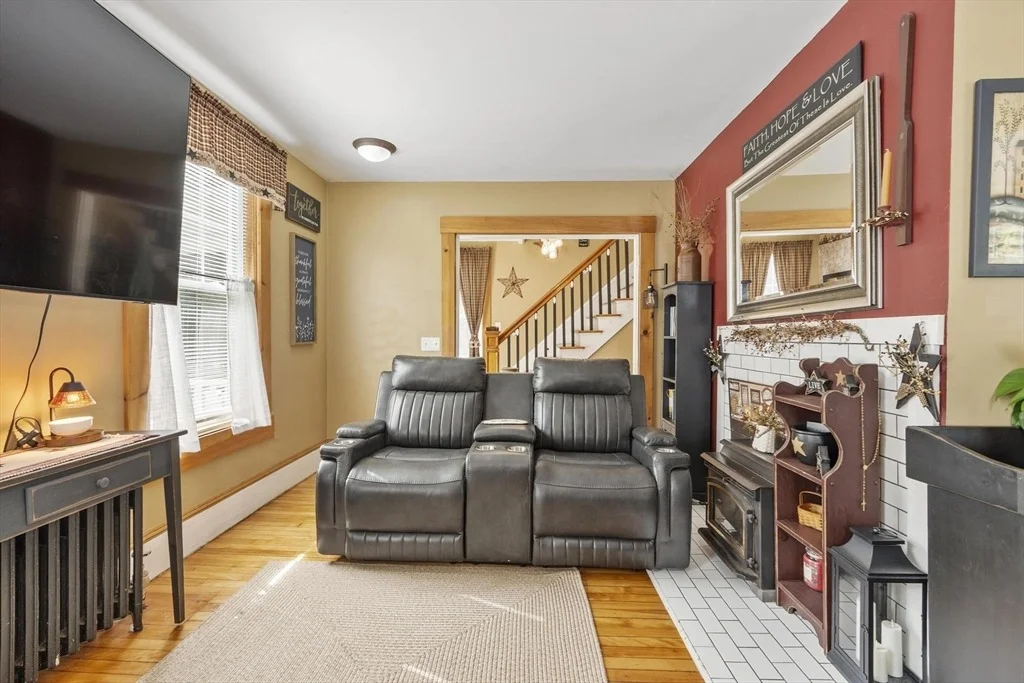 Photo of 27 Cedar St