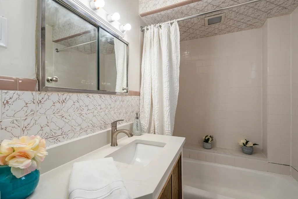 Photo of 155 Grand St