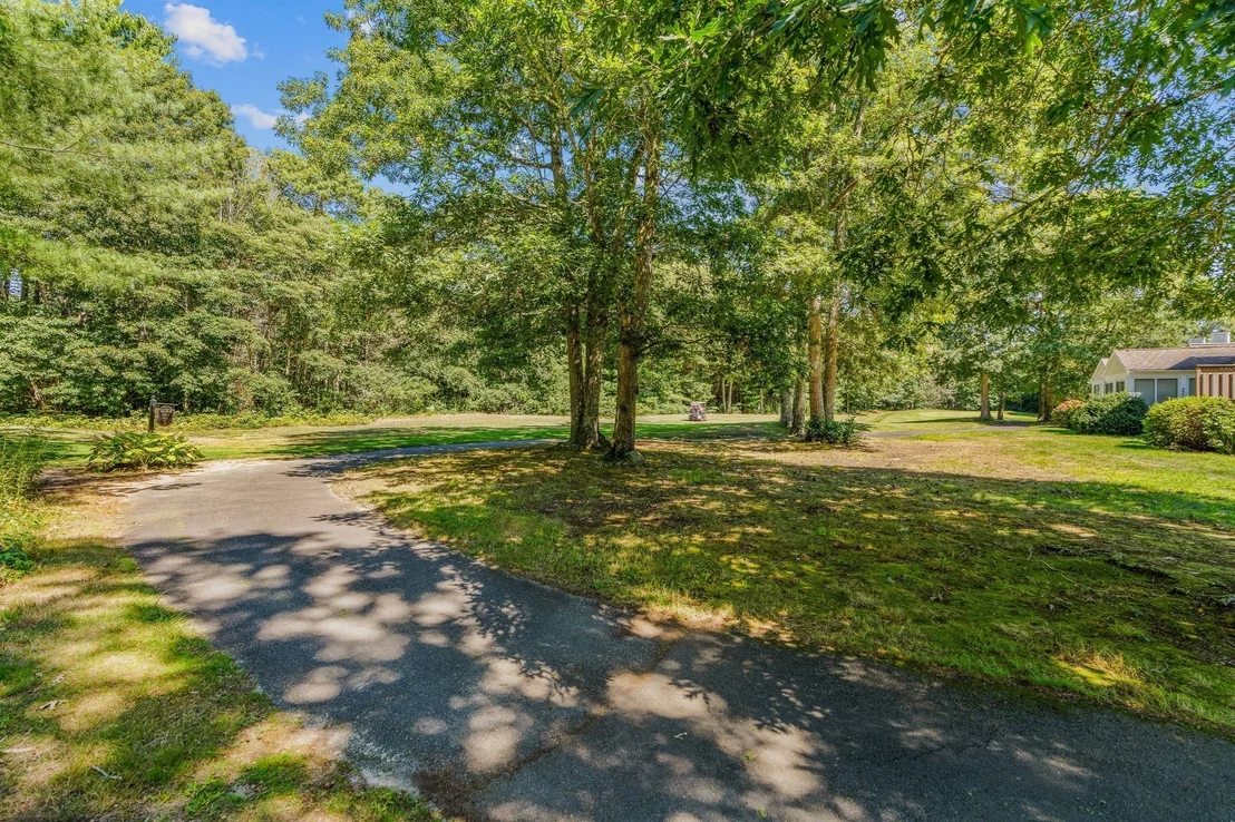 Photo of 7 Par Three Ct