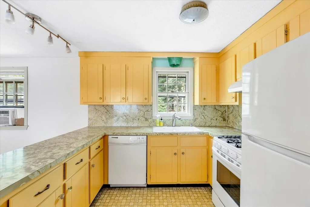 Photo of 804 Putnam Ave