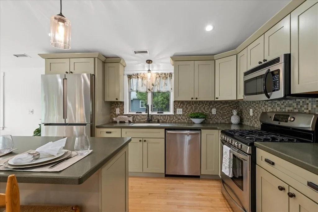 Photo of 166 Klondike Road