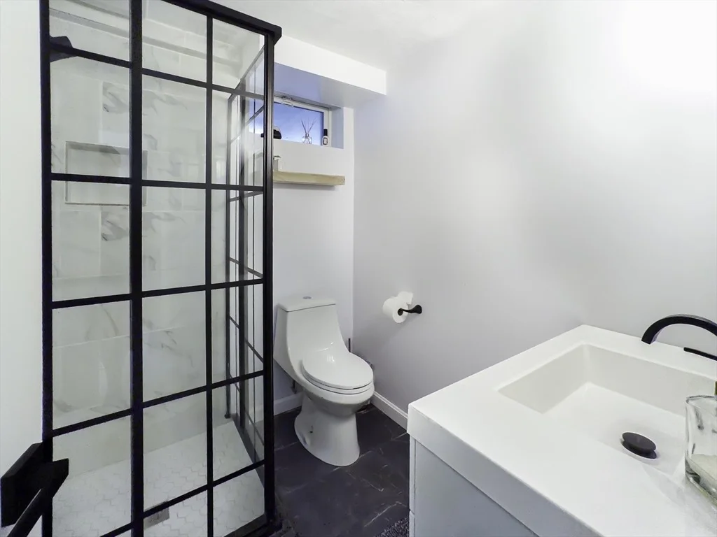 Photo of 29 Greenleaf Cir