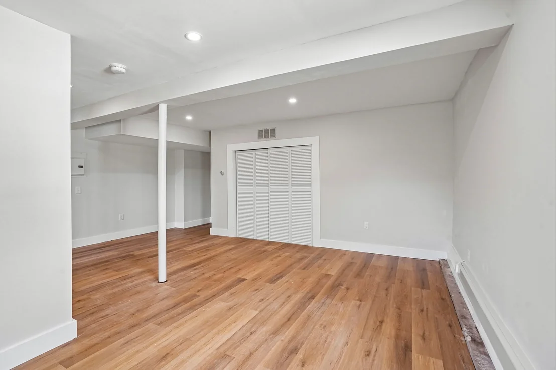 Photo of 7 Nirvana Dr