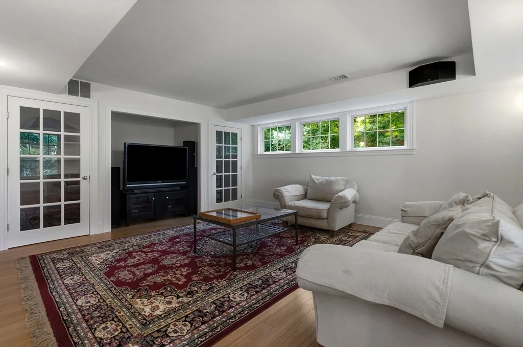 Photo of 70 Warren Ave
