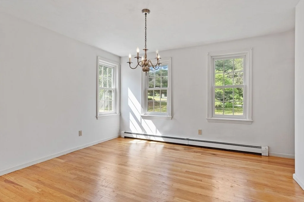 Photo of 10 Farm Rd