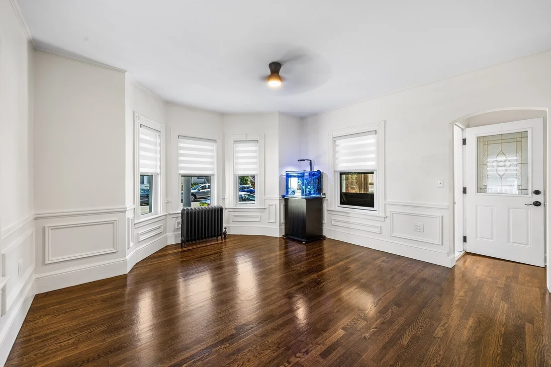 Photo of 294 Eastern Ave