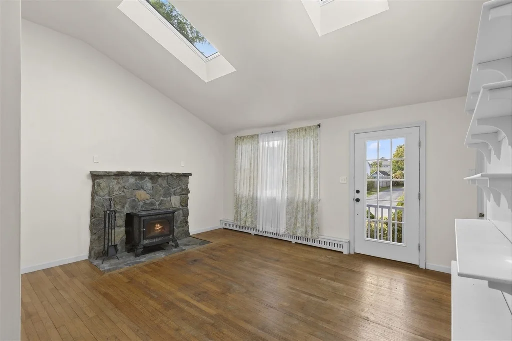 Photo of 51 Tupper Ave