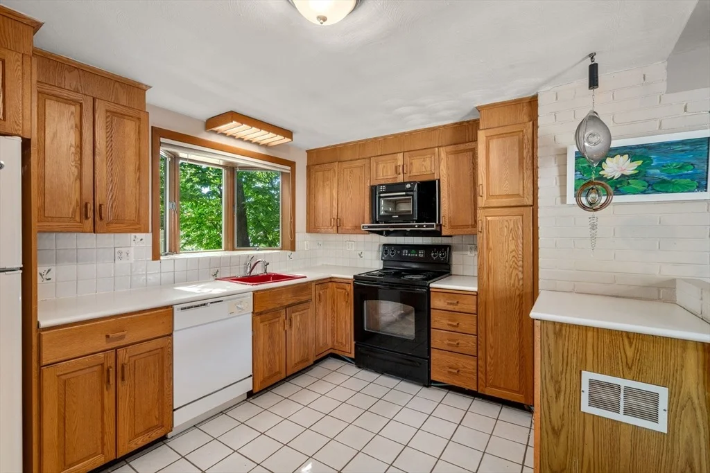 Photo of 11 Ruth Dr