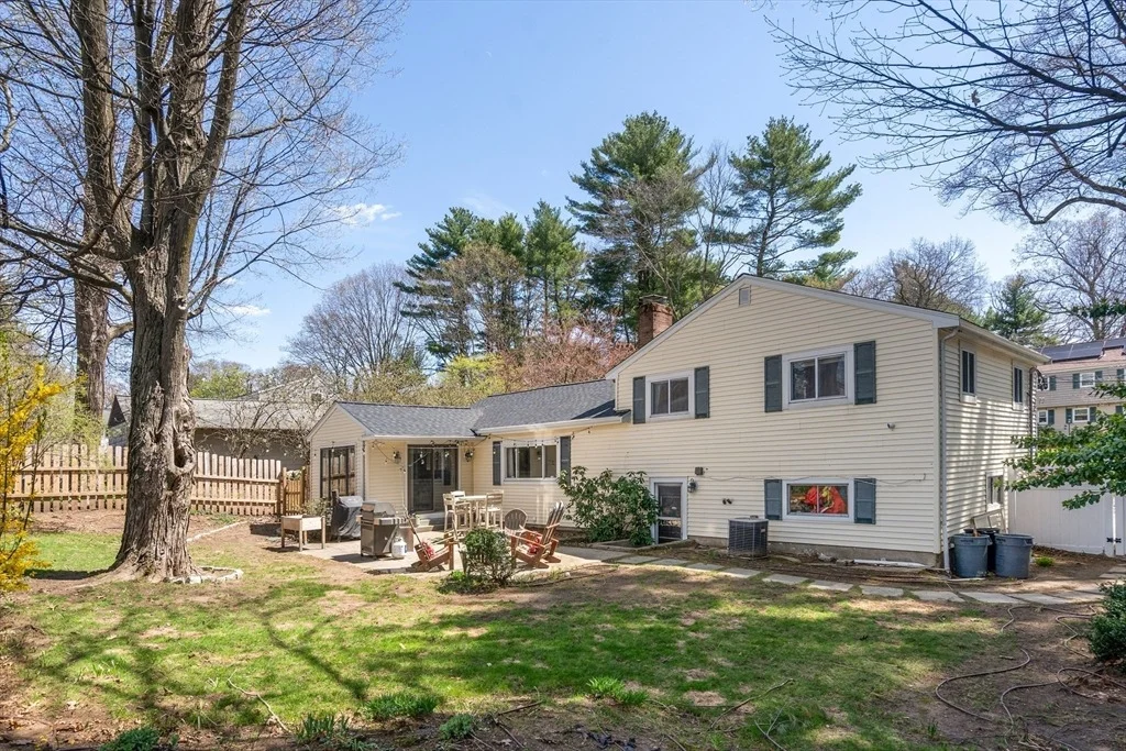 Photo of 71 Delmar Ave