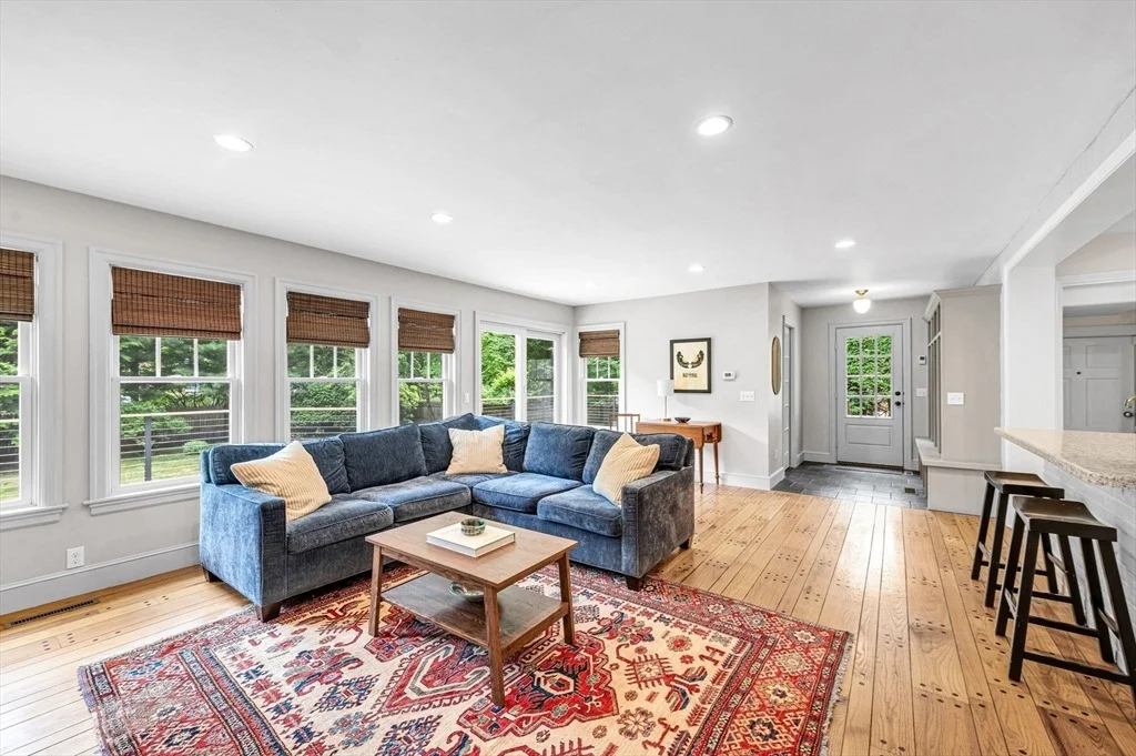 Photo of 28 Brittany Rd