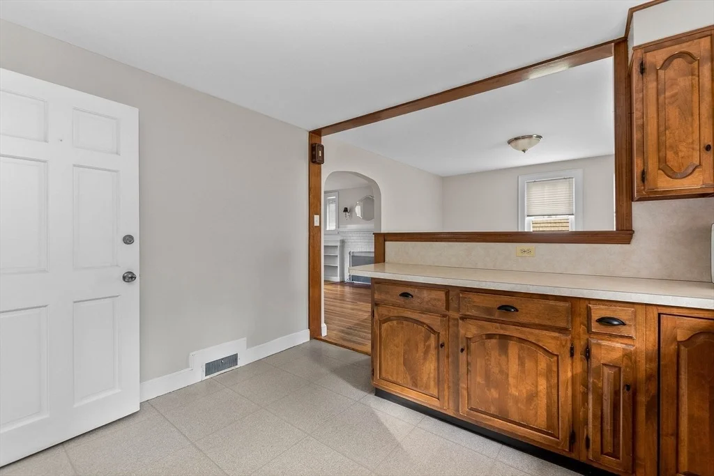 Photo of 862 Pleasant Street