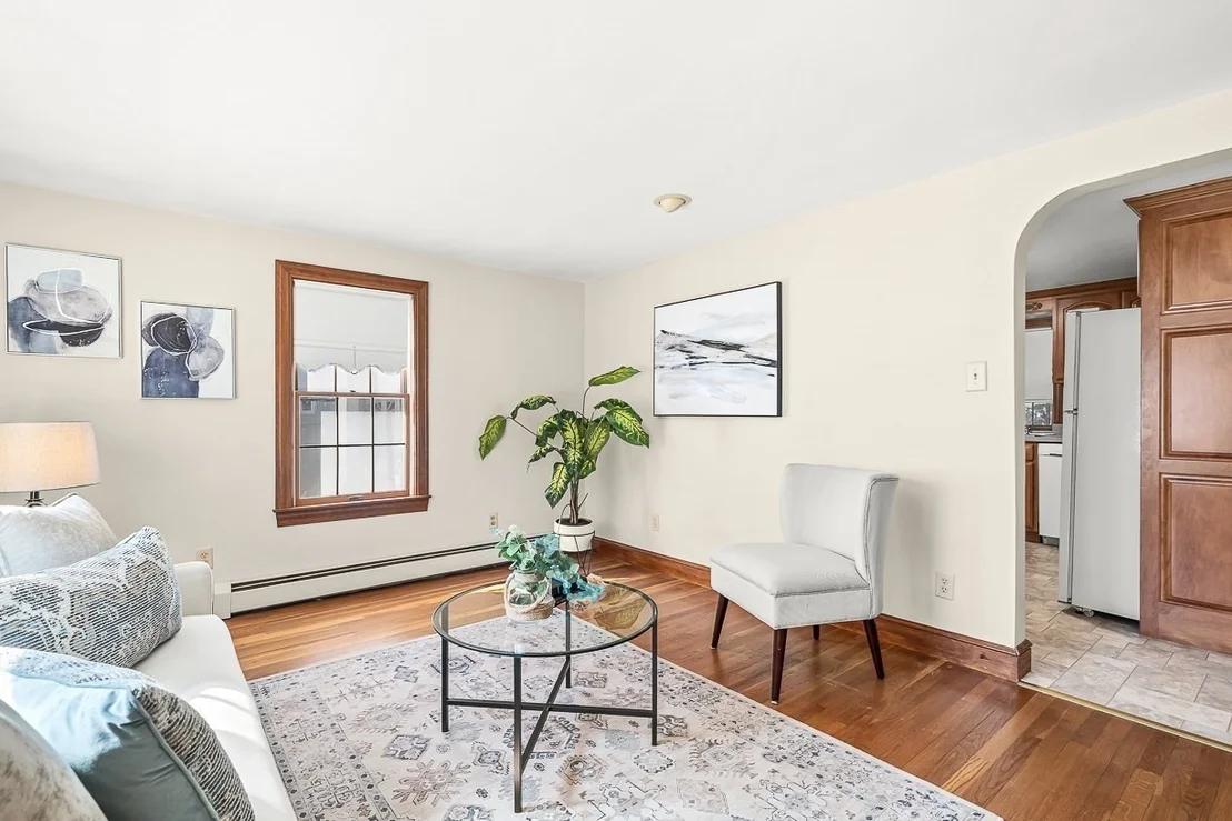 Photo of 12 Leo Ave