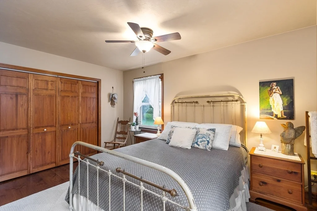 Photo of 298 Torrey Rd
