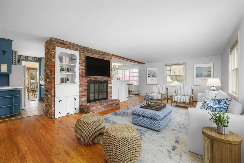 Photo of 42 Oak Ln