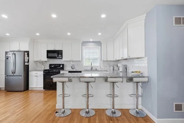 Photo of 105 Lawrence St