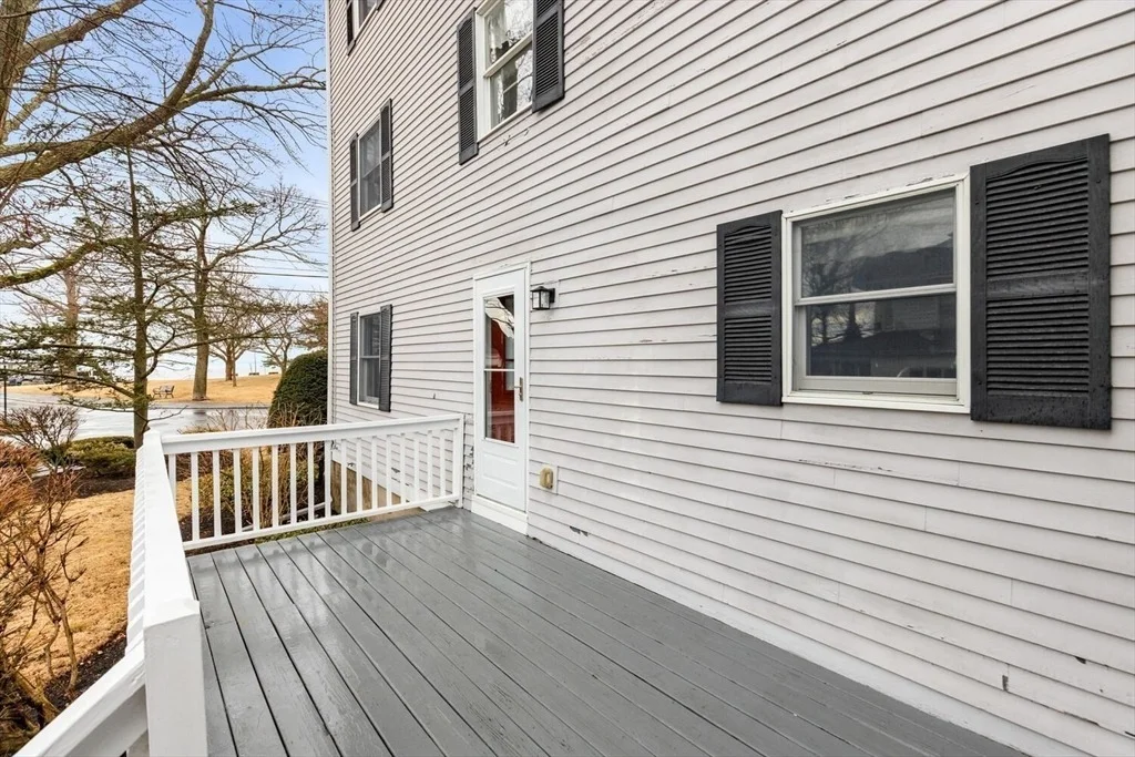 Photo of Unit 2 at 162 Willow Rd