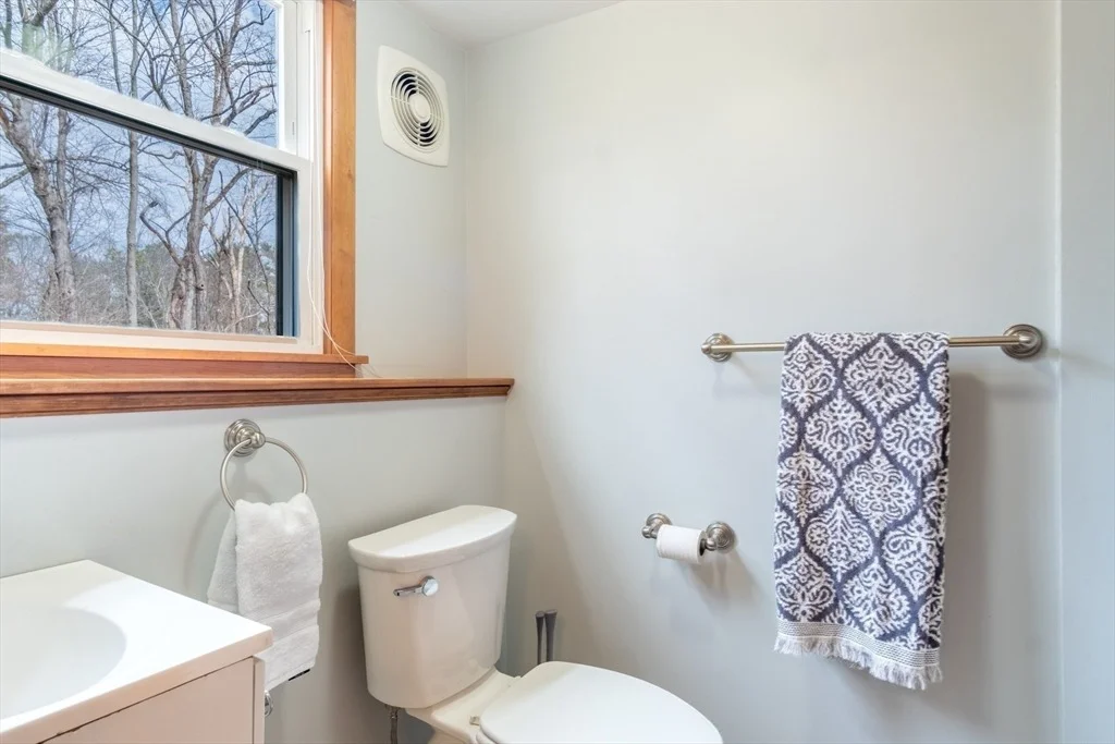 Photo of 2 Linwood Dr