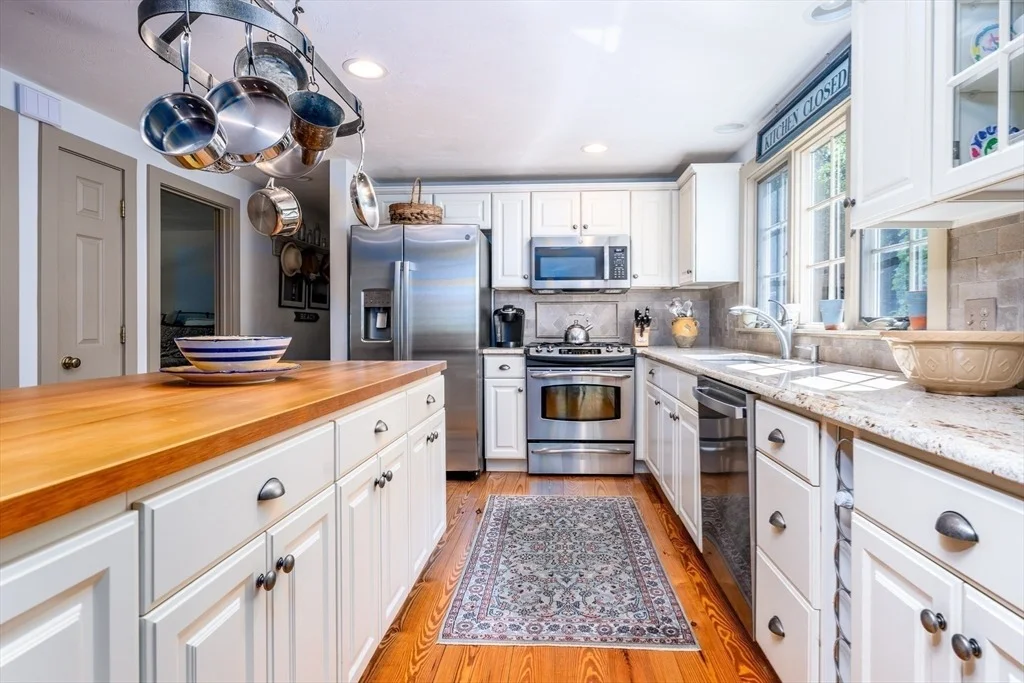 Photo of 8 Macandrew Dr