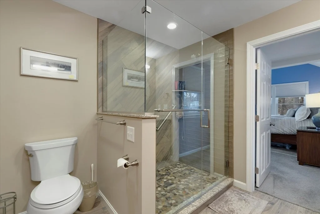 Photo of 87 N Pond Dr