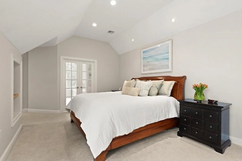 Photo of 3 Antique Cir