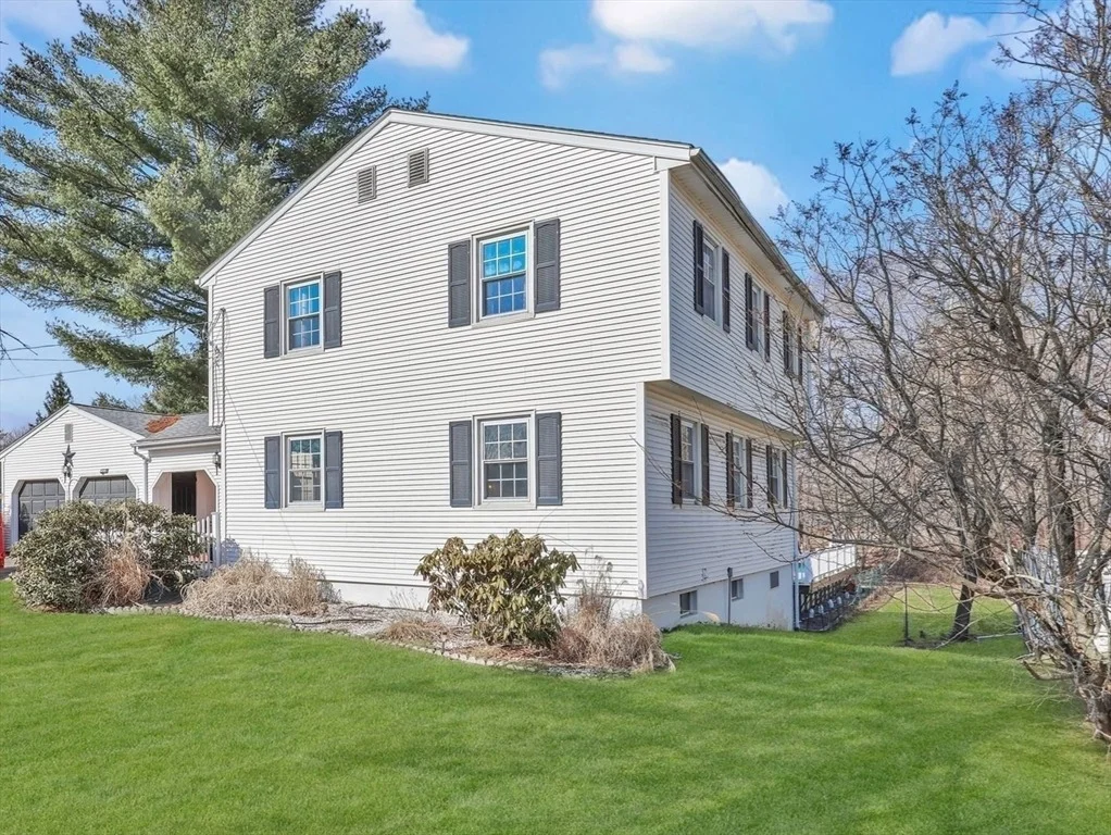 Photo of 6 Old Carriage Dr