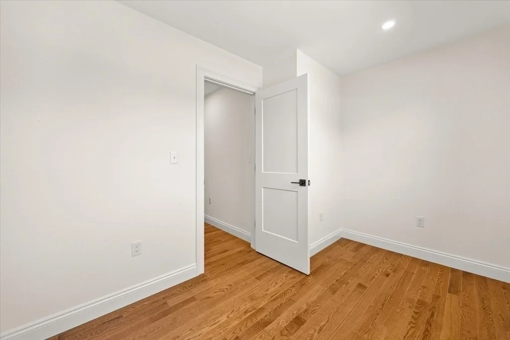 Photo of 12 Valley Run Dr
