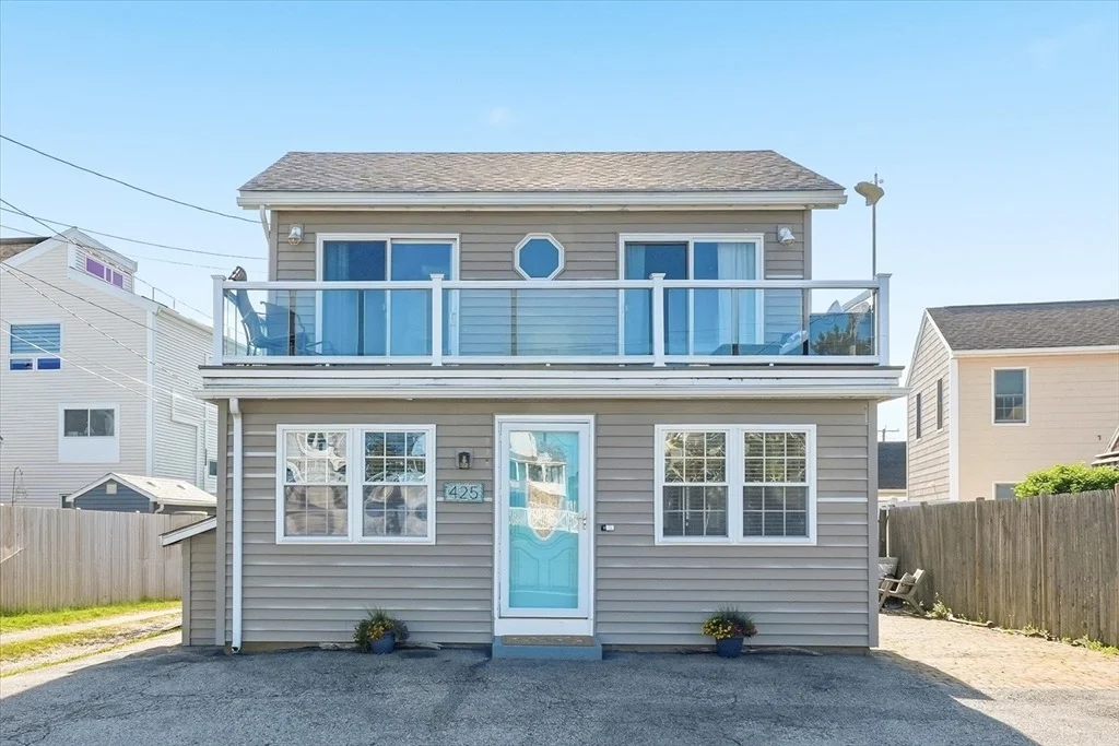 Photo of 425 N End Blvd