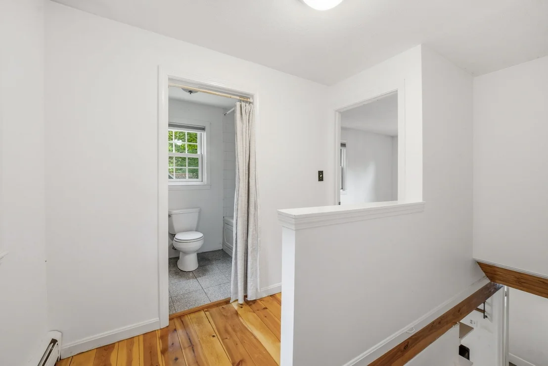 Photo of 33 School St